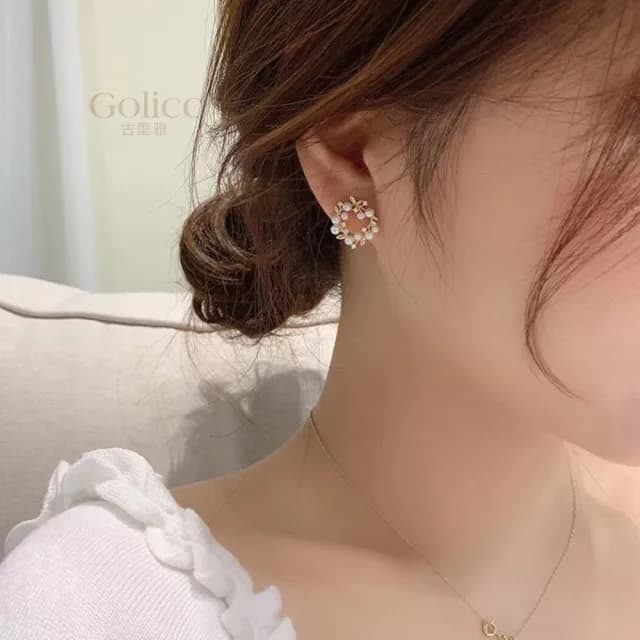【Golicc】耳環 簍空 花朵 珍珠(七夕 情人節 生日 飾品 耳釘 耳飾 耳墜 禮物)