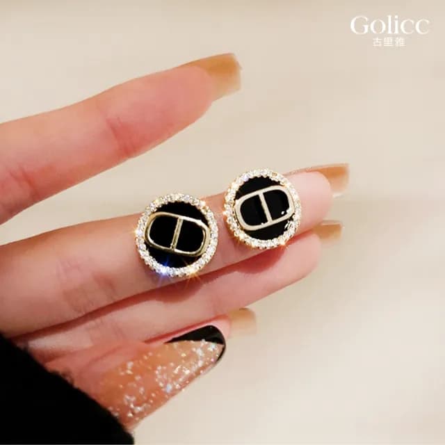 【Golicc】耳環 韓國 鑲鑽 字母 氣質(七夕 情人節 生日 飾品 耳釘 耳飾 耳墜 禮物)