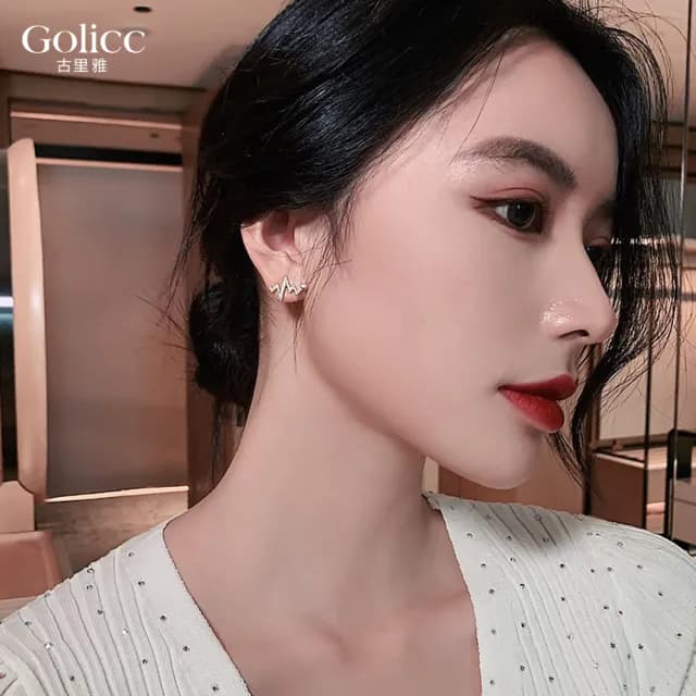 【Golicc】耳環 韓版 閃點 愛心(七夕 情人節 生日 飾品 耳釘 耳飾 耳墜 禮物)