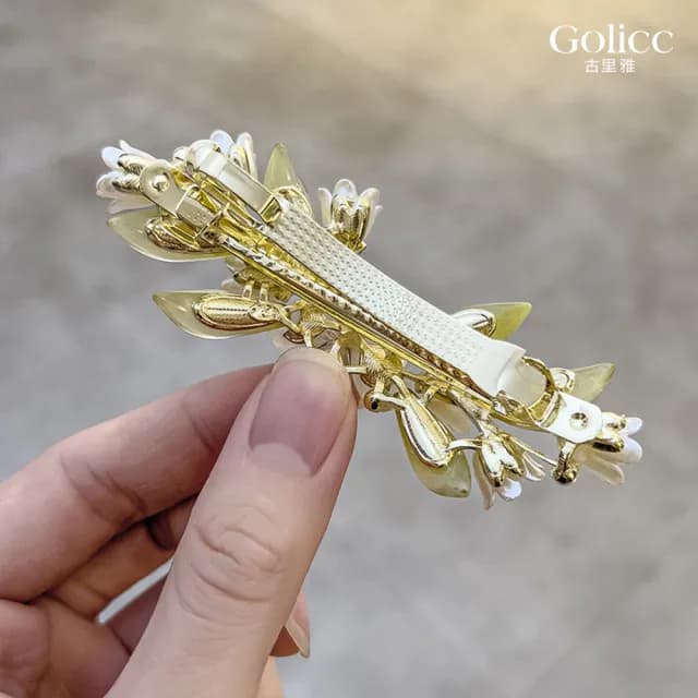 【Gulicc】髮夾 鈴蘭花朵 氣質 彈簧夾(雙11 聖誕節 生日 髮飾 頭飾 鯊魚夾 髮夾 禮物)