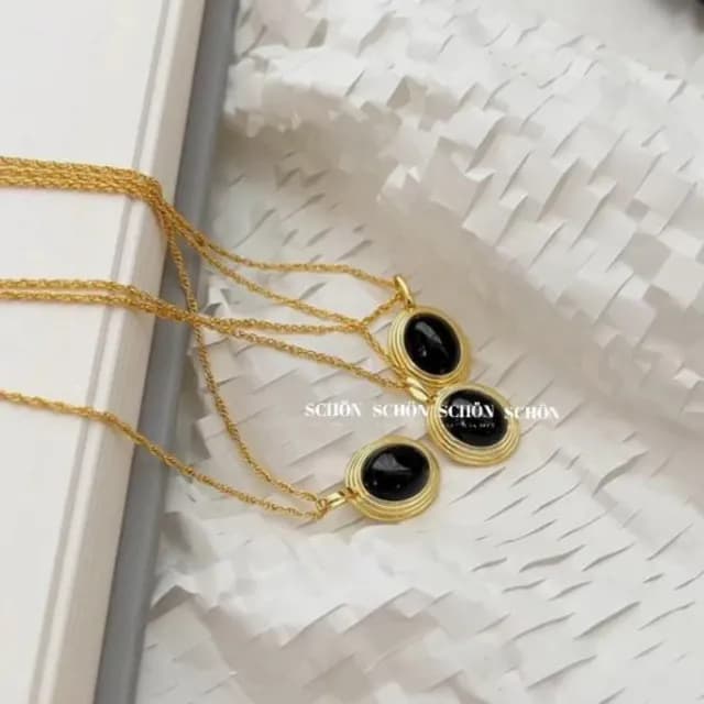 【SCHON】黑瑪瑙圓牌項鍊(爆款 韓國進口 現貨 通體925銀 高質感 黑金配  瑪瑙 交換禮物)