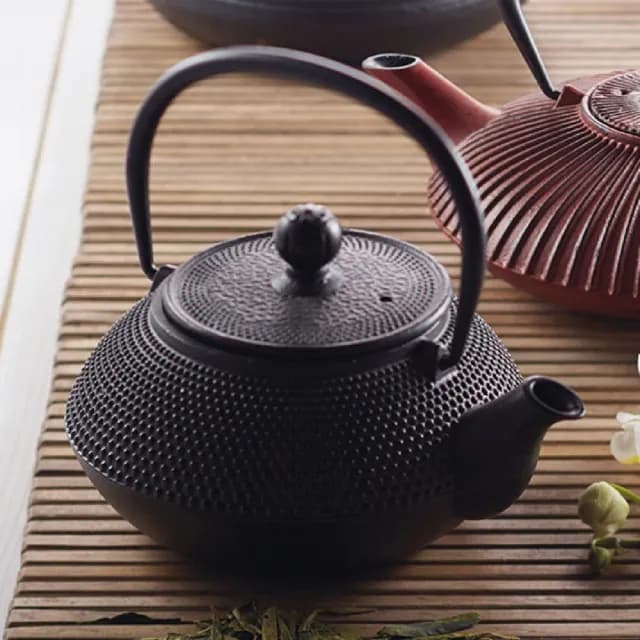 【LaCafetiere】鑄鐵濾茶壺 墨黑點珠0.6L / 泡茶 下午茶 茶具 88父親節禮物