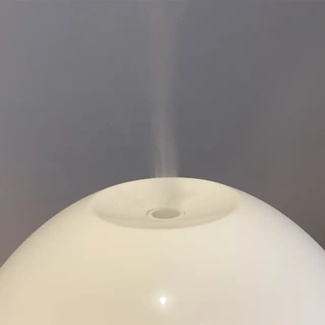 【YU Living 信歐傢居】北歐風蛋型香氛噴霧器(白色/加濕器.室內香氛機.桌上裝飾)