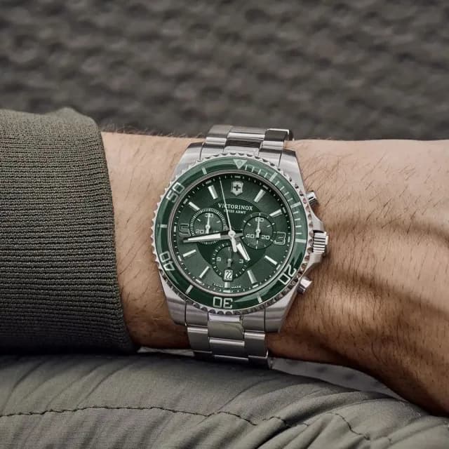 【VICTORINOX 瑞士維氏】Maverick 經典時尚計時腕錶 畢業禮物 送禮 推薦(VISA-241946)