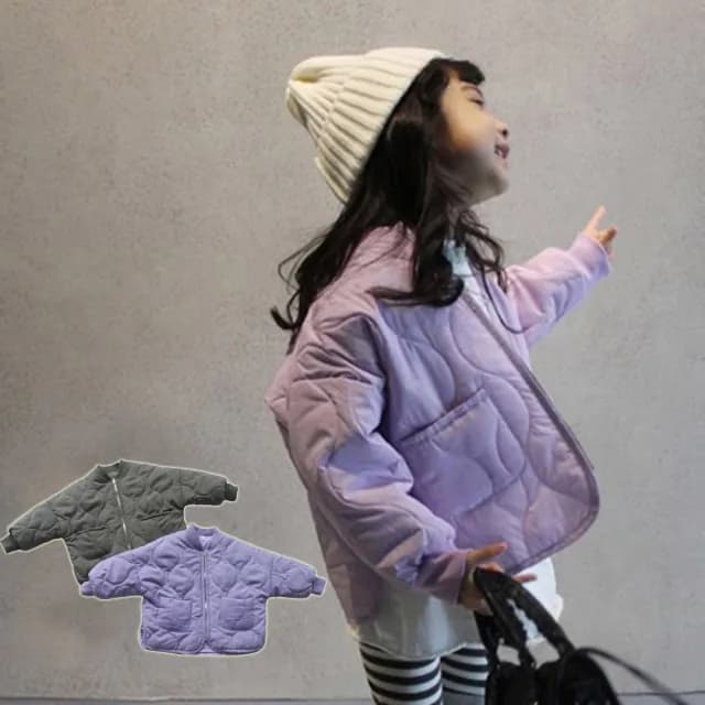 【橘魔法】麂皮波浪壓紋側邊開岔鋪棉外套(長袖 拉鍊 鋪棉 外套 男童 女童 飛行外套 童裝 兒童)