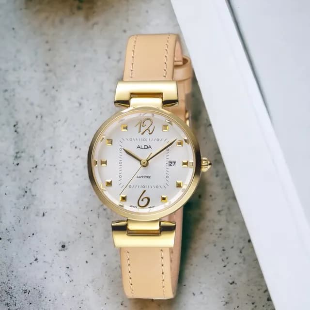 【ALBA】雅柏錶 優雅時尚 金色 皮帶錶 女錶  米色 禮物 藍寶石(VJ22-X281J)