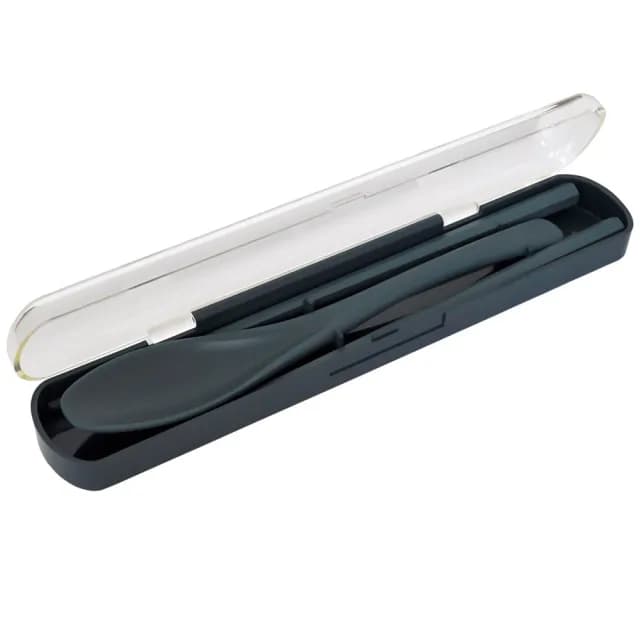 【DAIDOKORO】日本製莫蘭迪藍色頂級耐熱抗菌環保餐具組(可機洗/六角筷/抗菌加工/便攜式環保筷子湯匙)