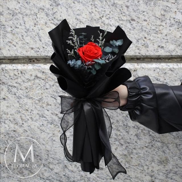 【Floral M】La Rose黑色浪漫永生玫瑰花束(乾燥花/情人節花束/告白禮物/玫瑰花束/求婚/永生花/花禮/玫瑰花)