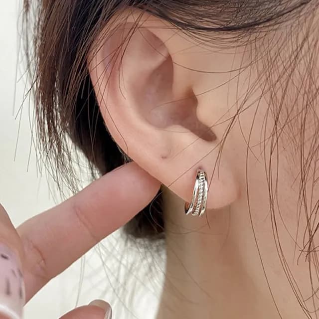 【LEESA】情人節禮物 C型耳環 韓國耳環 圈圈耳環 半圓耳環 個性耳環 純銀耳環 氣質耳環 小眾質感耳環 麻花