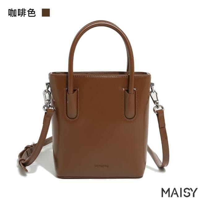 【MAISY】高級紋理質感百搭單色手機小方包(現+預  黑色／卡其色／咖啡色／棕色)