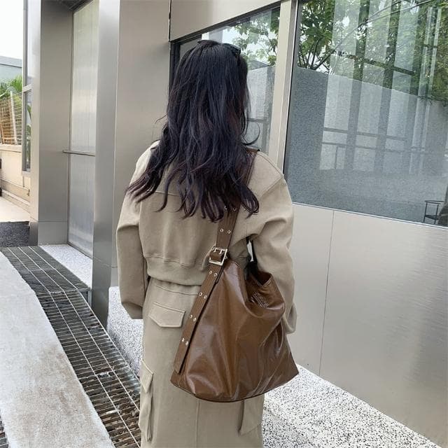 【LEEHER】母親節禮物 水桶包/新款/皮革包包/水桶包韓國/單肩包/包包女/大容量/通勤包/A4包/質感/寬肩帶