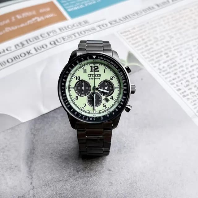【CITIZEN 星辰】Chronograph 計時系列 CA4507-84X 宇宙計型 熊貓 迪通拿款 光動能 日期 真三眼 石英 手錶