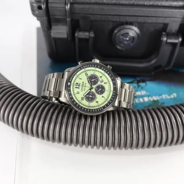 【CITIZEN 星辰】Chronograph 計時系列 CA4507-84X 宇宙計型 熊貓 迪通拿款 光動能 日期 真三眼 石英 手錶