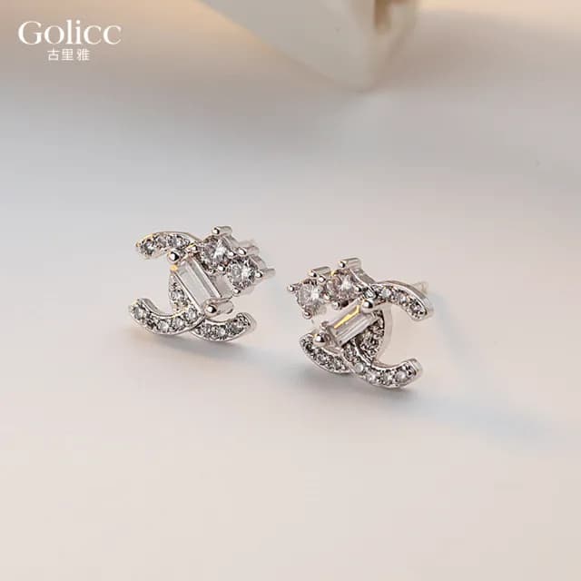 【Golicc】耳環 小香風 時尚優雅滿鑽(七夕 情人節 生日 飾品 耳釘 耳飾 耳墜 禮物)
