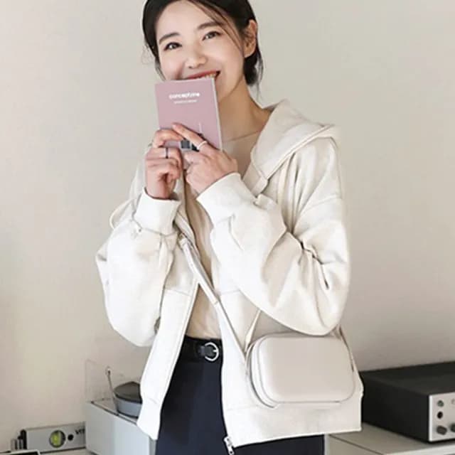 【LEESA】情人節禮物 相機包\女生包包\韓國包包\ins百搭\單肩包\潮流質感小方包\韓版復古迷你斜背包\2022春