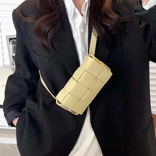 【MoonDy】情人節禮物 包包 腰包 小方包 女生包包 2022新款女包 女斜背包 女側背包 女單肩包 編織包 皮革包