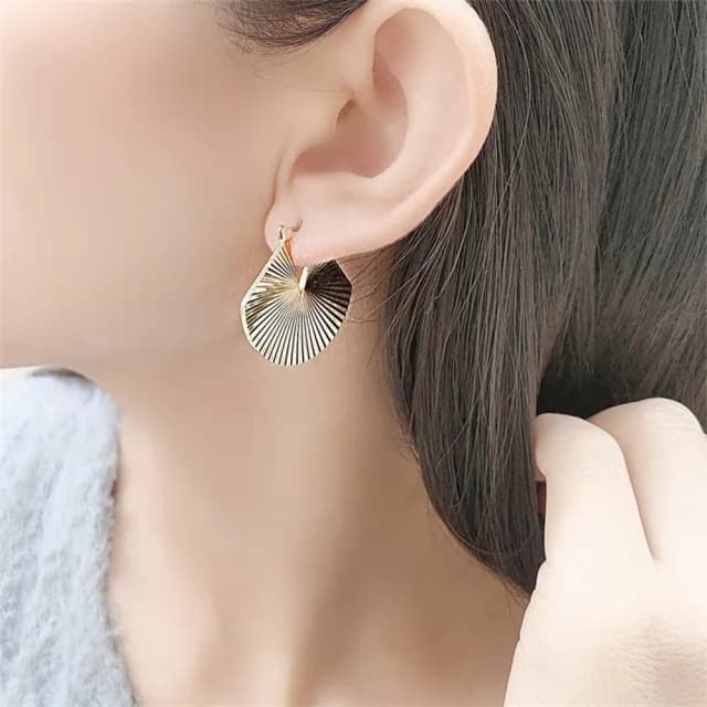 【MoonDy】情人節禮物 七夕 包包 貝殼耳環K金耳環 復古耳環 大耳環 歐美耳環 浮誇耳環 環狀耳環  扇形耳環
