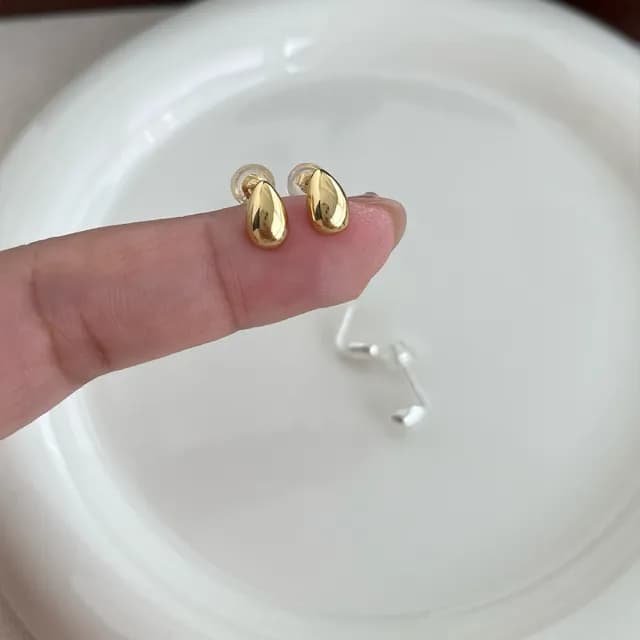 【LEESA】情人節禮物 純銀耳環\水滴耳環\純銀耳釘\韓國耳環\日系耳環\小耳環\耳釘\ins耳環\耳飾\銀耳環\女