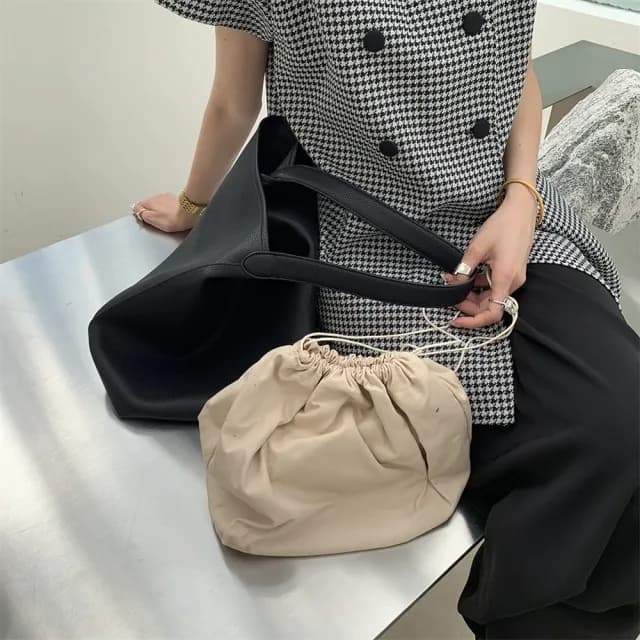 【LEESA】情人節禮物 皮革包包\通勤包\復古包包\單肩包\大容量\大水桶包\肩背包\腋下包\子母包\水桶包韓國\