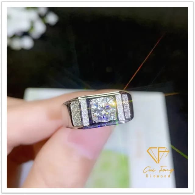 【CF鑽飾】男戒 莫桑鑽《何以琛》(1克拉 父親節 七夕 情人節戒指 鑽戒 禮物 生日)