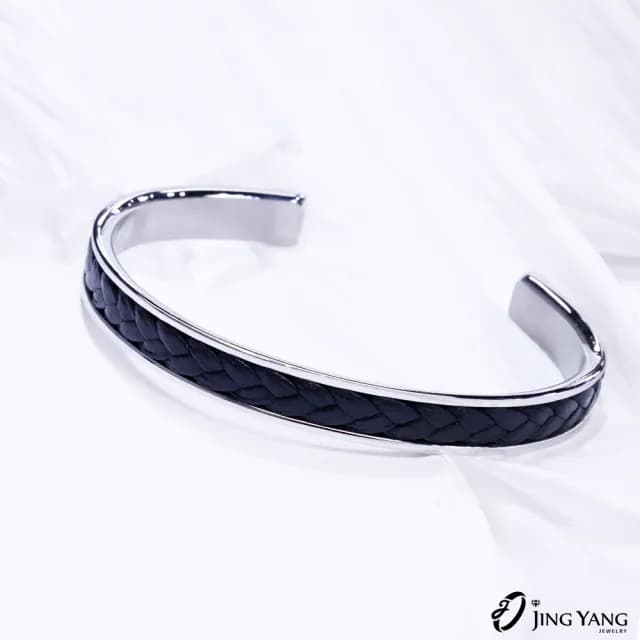 【JING YANG 晶漾】白鋼男手鐲黑牛皮開口手環(生日禮物、送禮)