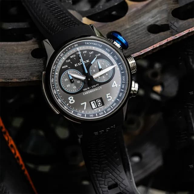 【EDOX 伊度】140周年 BMW 摩托車紀念錶 鈦金屬大日期計時手錶 送禮 禮物 推薦(E38003.TINBU.GNBU)