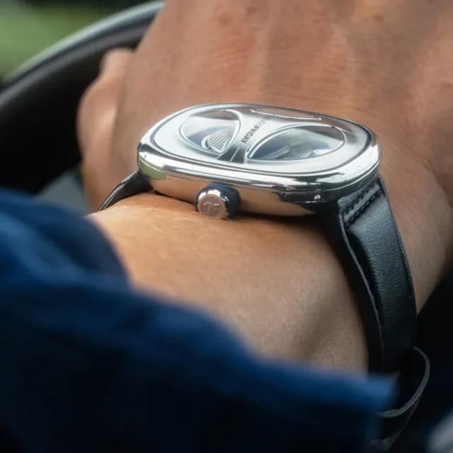 【SEVENFRIDAY】ME系列流線型機械錶-44.5x44mm 送禮 禮物 推薦(ME1/01)