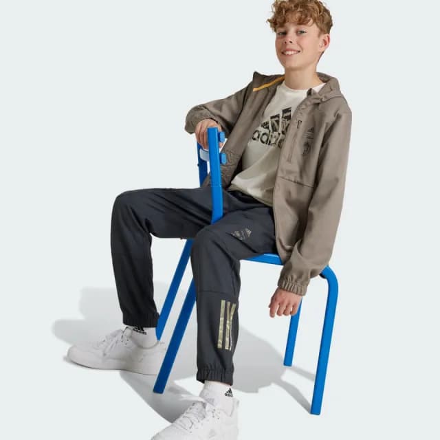 【adidas 愛迪達】DISNEY 獅子王 運動長褲 童裝 IV7358
