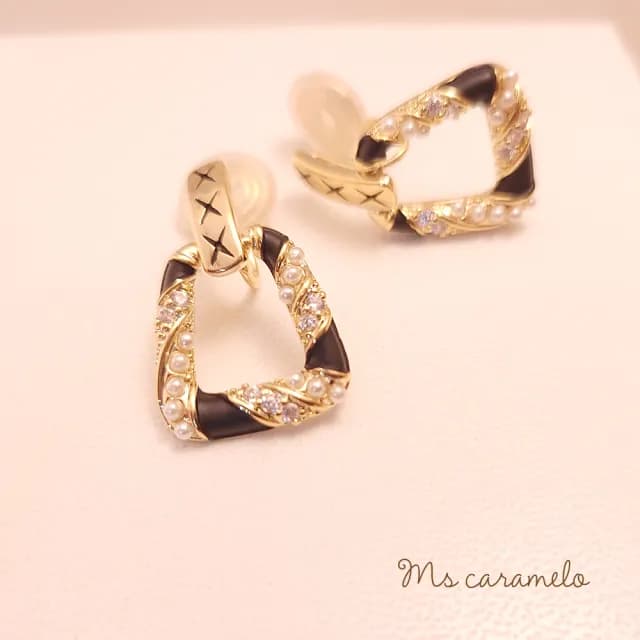 【焦糖小姐 Ms caramelo】夾式時尚耳環(貝珠鋯石耳環)