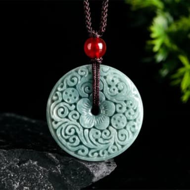 【Penny珮妮】翡翠仿古雕花平安扣玉石項鍊(母親節禮物/交換禮物/送女友/送閨蜜/生日禮物/情人節)