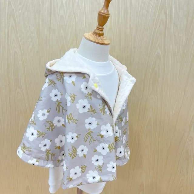 【Lianne baby】日本大和花卉 嬰幼兒80-100公分手工保暖斗篷嬰兒禮物(滿月禮 收涎禮物 週歲禮 彌月禮盒)