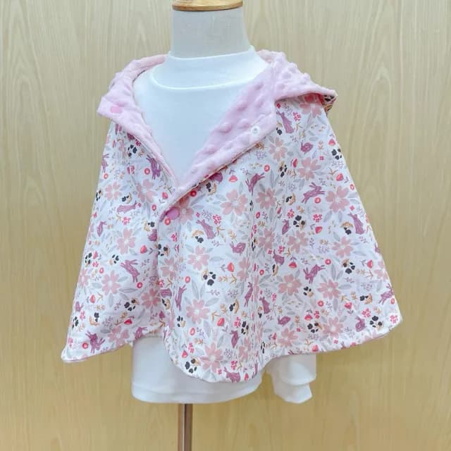 【Lianne baby】花間粉兔手工嬰幼兒80-100公分保暖斗篷嬰兒禮物週歲禮(滿月禮 收涎禮物 週歲禮 彌月禮盒)