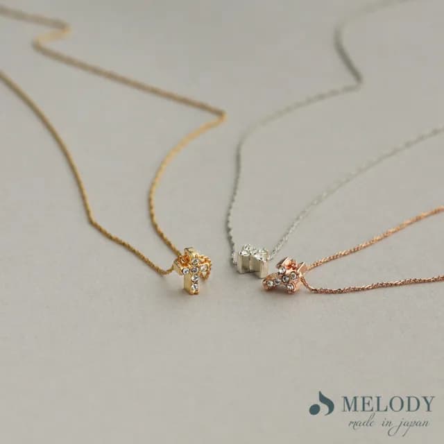 【日本melody accessory】日本製典雅浪漫立體十字架造型鑲鑽銀項鍊 附延長鍊(日式輕奢珠寶 微鑲鑽精緻禮物)