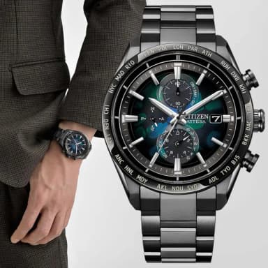 【CITIZEN 星辰】GENTS 100週年限量 宇宙幻彩 鈦金屬光動能電波計時腕錶 母親節 禮物 推薦(AT8286-65E)