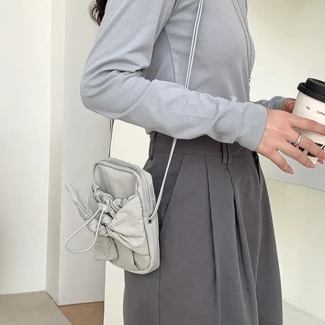 【MoonDy】情人節禮物 斜背小方包 尼龍小包包 銀色包包 可愛包包 小朋友包包 小包包 蝴蝶結包包 攜便包 藝