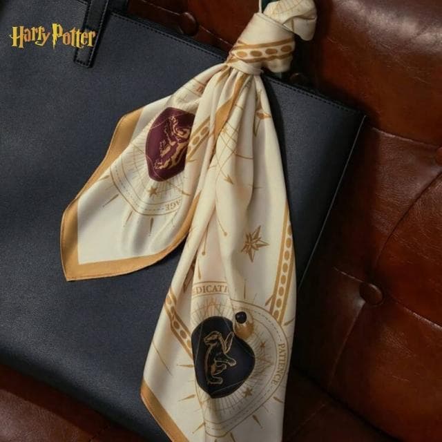 【Harry Potter 哈利波特】高級絲緞印花絲綢領巾絲巾圍巾包包綁帶(女友閨蜜情人老婆母親生日交換聖誕禮物)