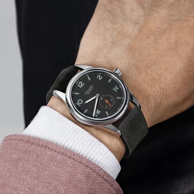 【NOMOS】Club系列 手動上鍊 小秒針 時尚機械腕錶 畢業禮物 送禮 推薦 38.5mm(738)