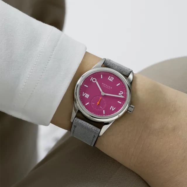 【NOMOS】Club系列 手動上鍊 小秒針 時尚機械腕錶 畢業禮物 送禮 推薦 36mm(711)