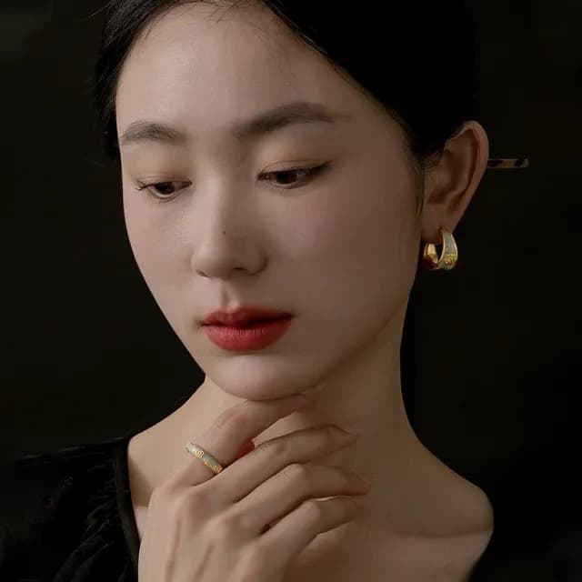 【LEEHER】女生/耳勾/C型耳環/法式耳環/復古耳環/耳飾/手工耳環/珐琅耳環/花朵耳環/純銀耳環/藍