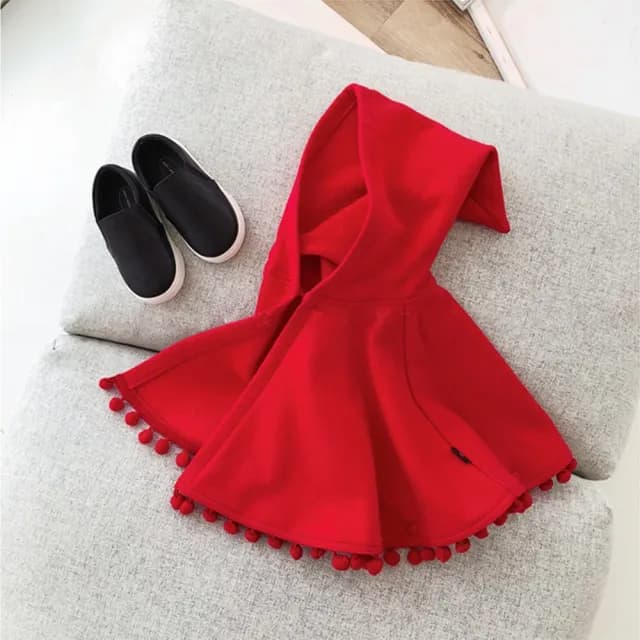 【橘魔法】小紅帽流蘇毛球細刷絨斗篷(披肩 外套 斗篷 大紅 新年 過年 拜年服 表演 戲劇 女童 兒童 童裝)