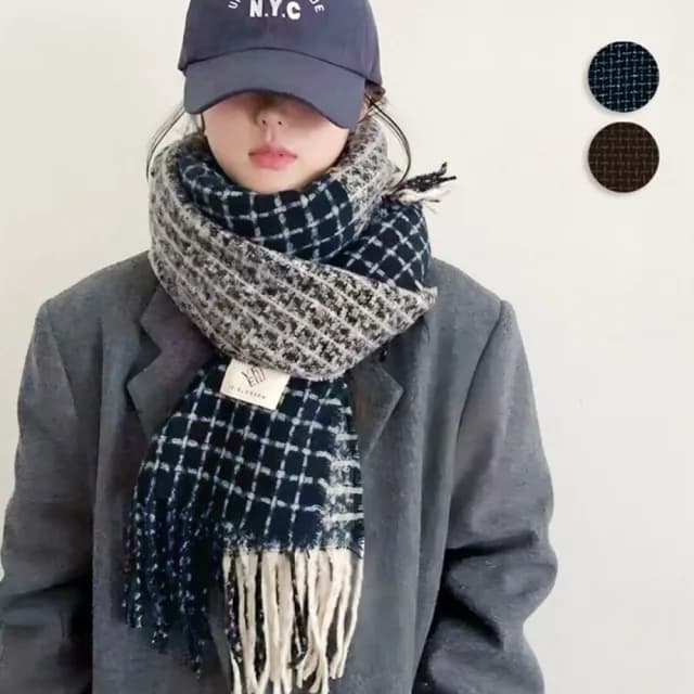 【橘魔法】格子小標籤仿羊絨圍巾(披肩 披巾 毯子 大人 配件 寒流 滑雪 保暖 交換禮物)