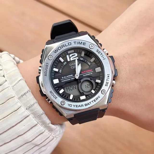 【CASIO 卡西歐】MWQ-100 世界時間 碼錶 金屬感 陽光芒圈 運動旅遊 高雅氣質大膽中性 指針錶 電子錶 手錶