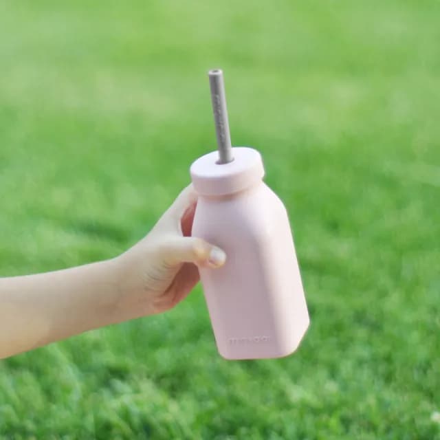 【minikoioi】土耳其製 矽膠牛奶瓶 多色可選(水杯 水瓶 矽膠餐具)