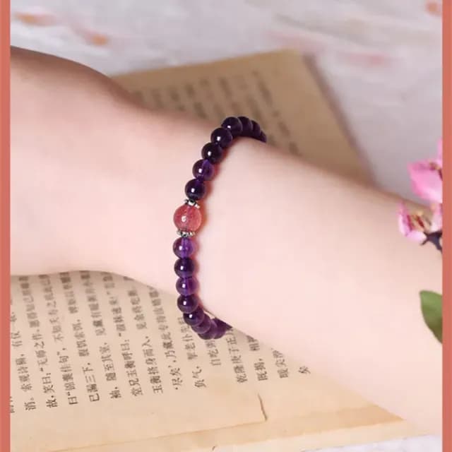 【A&R】招財開運 天然紫水晶+草莓晶圓珠6mm手鍊附精美禮盒(平安 智慧 人緣 貴人 禮物 納福 結緣 生日禮)