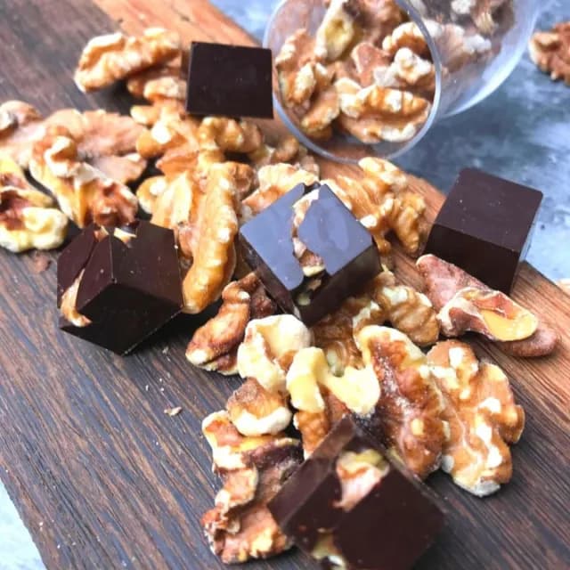 【多儂莊園工坊】100% 2包 50入 核桃巧克力 無糖巧克力 母親節禮物 交換禮(無糖 核桃 黑巧克力 Darkolake)