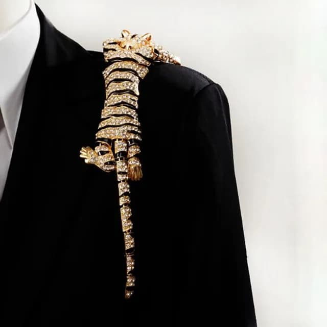 【Penny珮妮】輕奢金屬鑲鑽靈動老虎大胸針披肩裝飾2色可選(生日禮物/交換禮物/情人節/宴會/送男友/尾牙)