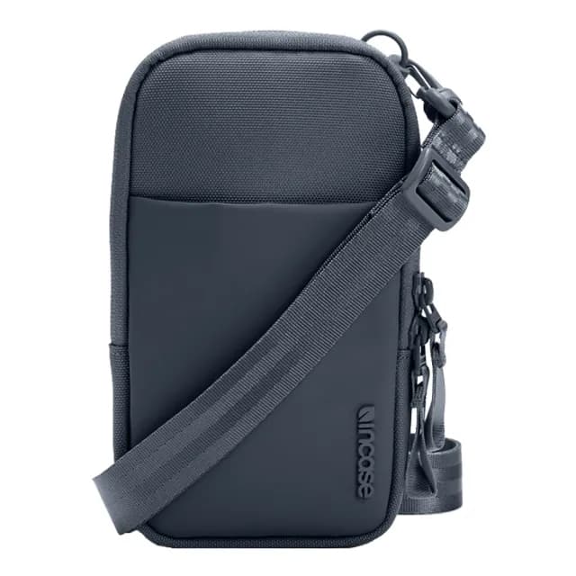 【Incase】母親節禮物 A.R.C. Small Crossbody Bag PU防水塗層 斜背 / 肩背小包(海軍藍)