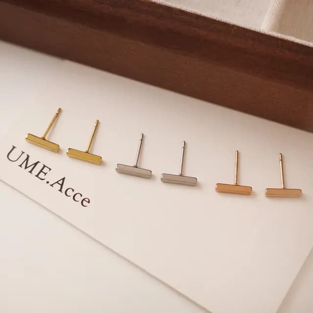 【UME.Acce】簡約一字鈦鋼耳環(鈦鋼耳環 鈦鋼 鈦 一字耳環 簡約耳環 不退色耳環)