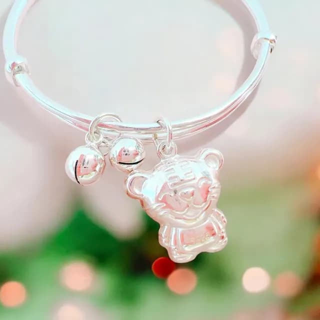 【珠兒綠】999純銀 生肖笑笑虎兒童搖鈴手鐲 兒童禮物 開運 純銀手鐲 純銀手鍊 彌月禮物(附高級禮盒禮袋)