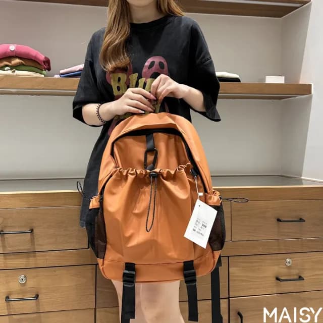 【MAISY】情人節禮物 防潑水實用電腦包 雙肩包 後背包(防水包 卡其色／白色／棕色／黑色)